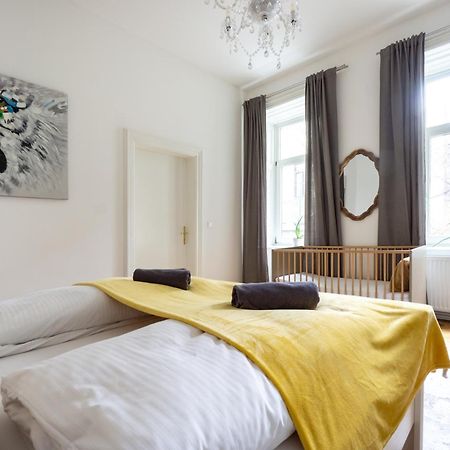 Central Apartment In Viennese Old Building Esterno foto